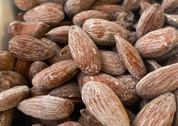 لوز مالح